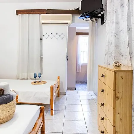 Blue Maraci 4 - Beach Access, Simple Room Himare Exterior photo