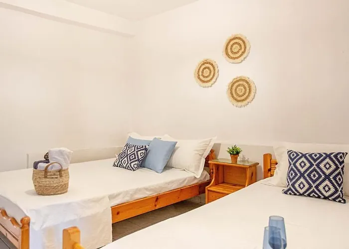 Blue Maraci 4 - Beach Access, Simple Room